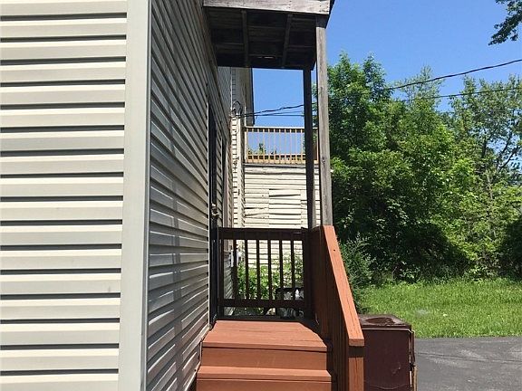 3rd image of 3233 E 121st St