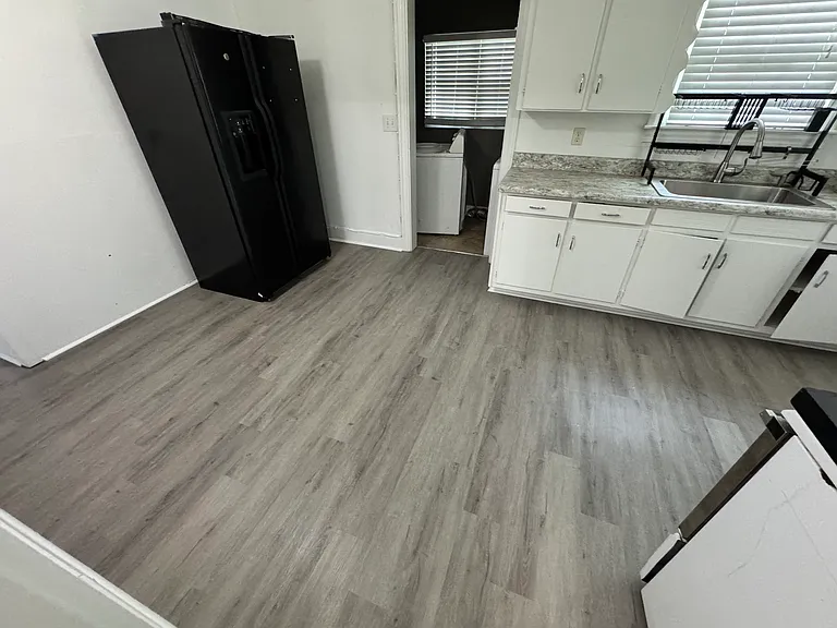 37 Holmes Dr — Photo 8