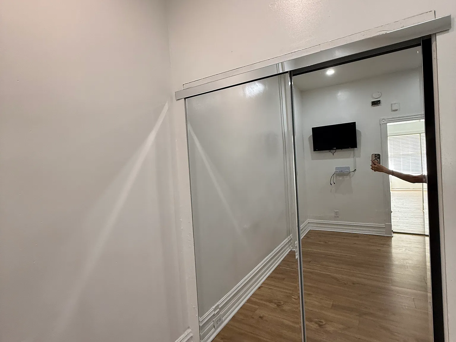 1017 Washington St — Photo 3