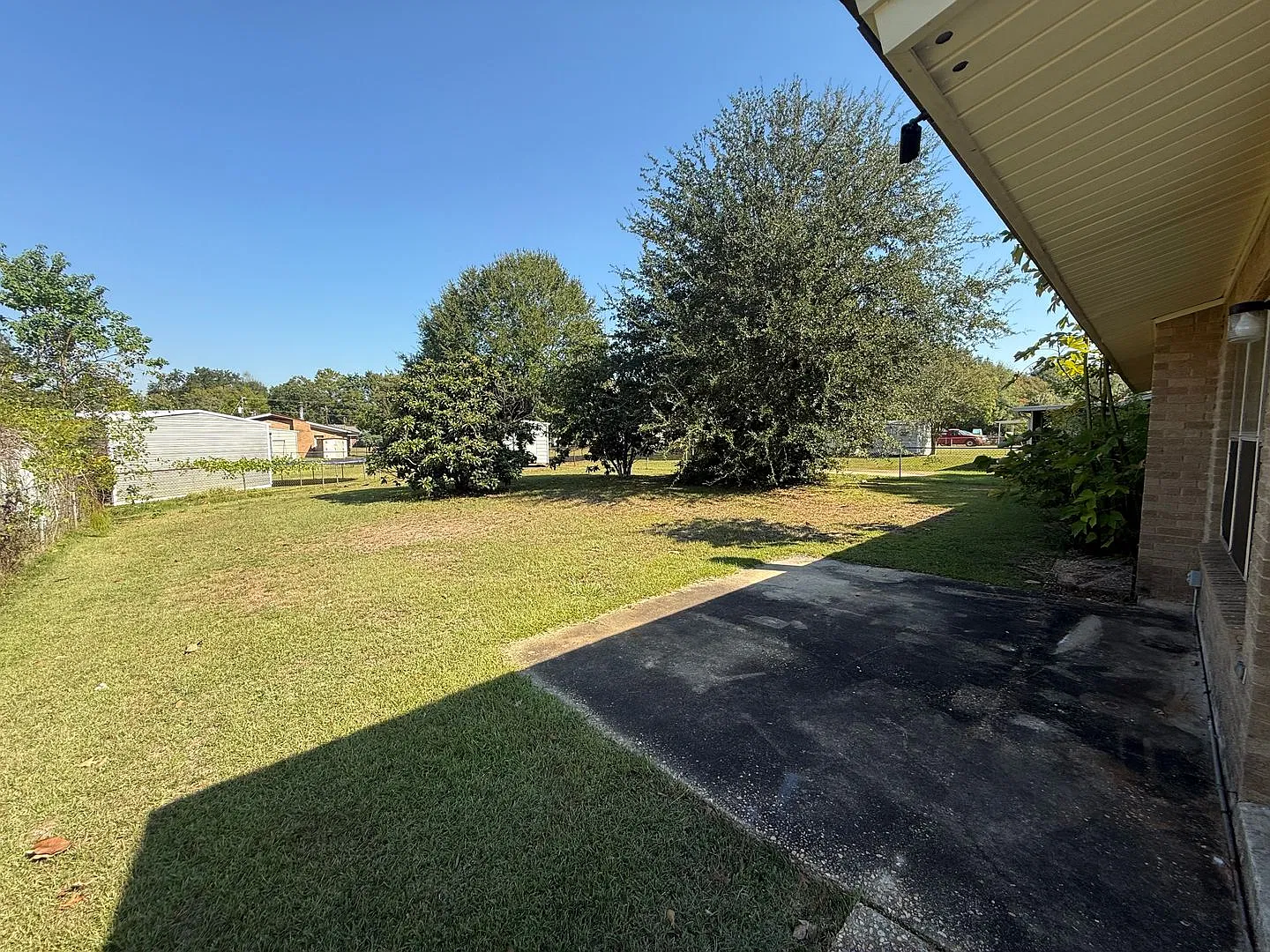 3 bed, 2.0 bath, 1282 sqft, $1,125 — Photo 3