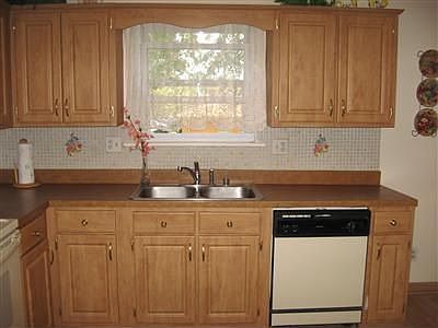 3rd image of 941 Villa Dr