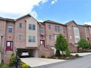 1002 Saint Andrews Ct, Jeannette, PA 15644