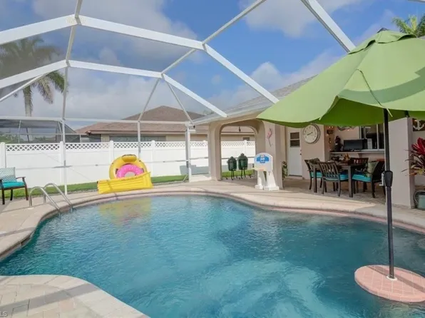 1320 SE 25th Ln, Cape Coral, FL 33904