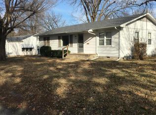 1934 Missouri Ave, Carthage, MO 64836