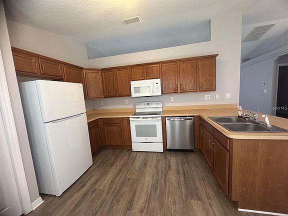 5th image of 4077 SW 131st Place Rd