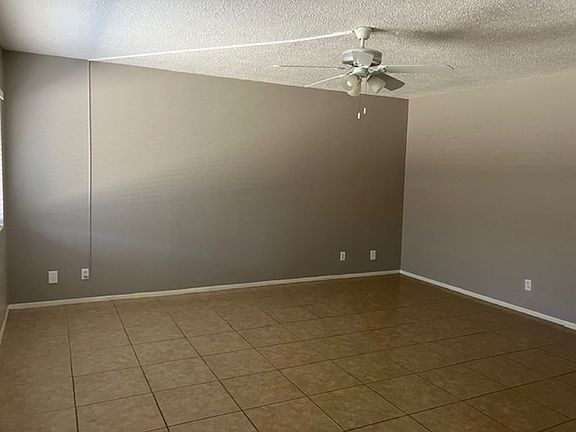 3rd image of 302 W Medlock Dr APT 10