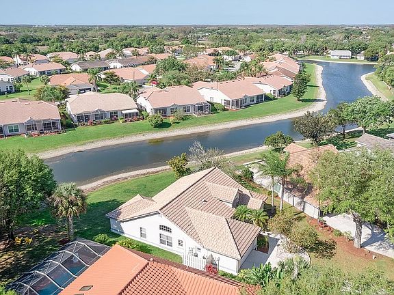 4th image of 11451 Waterford Village Dr