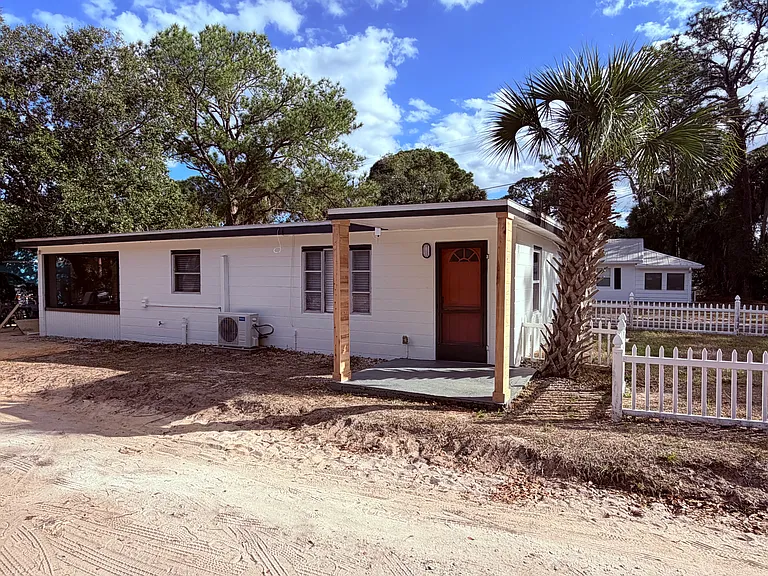 5540 N Highway 1 — Photo 1
