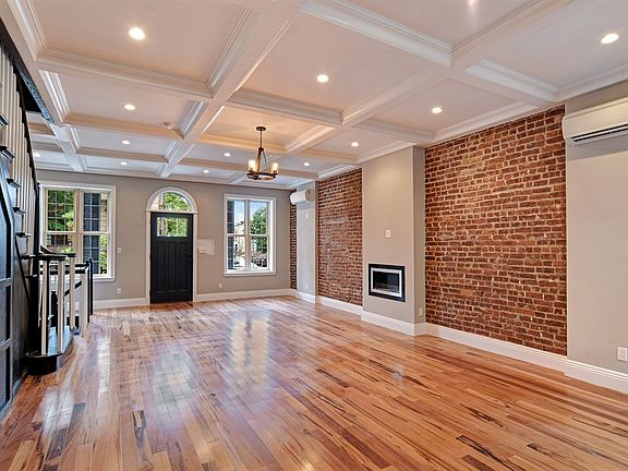2nd image of 616 Lincoln Pl