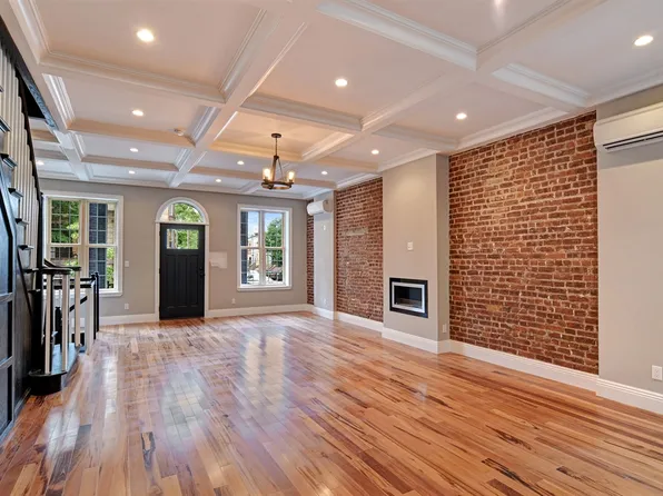 616 Lincoln Place image 1 of 8