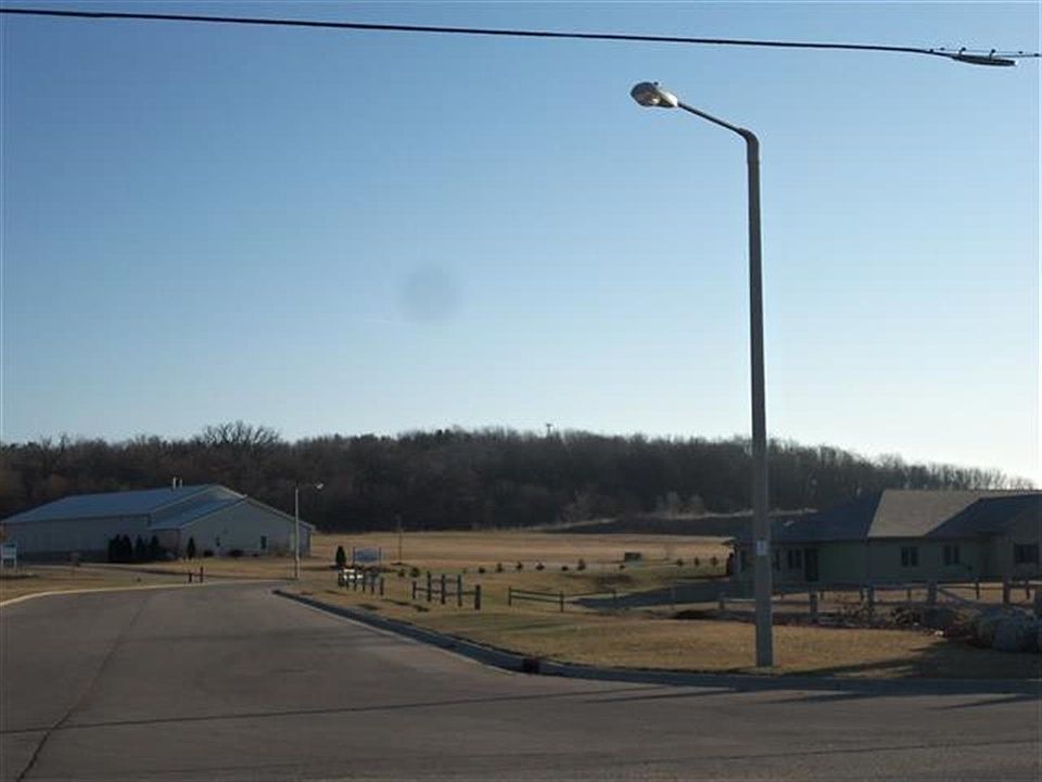 2nd image of L6 Commercial Dr