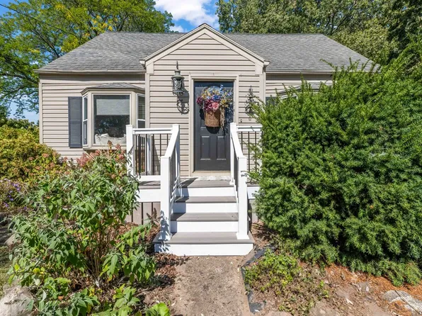 77 Barry St, Brockport, NY 14420