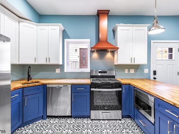 3rd image of 311 Jefferson Ave
