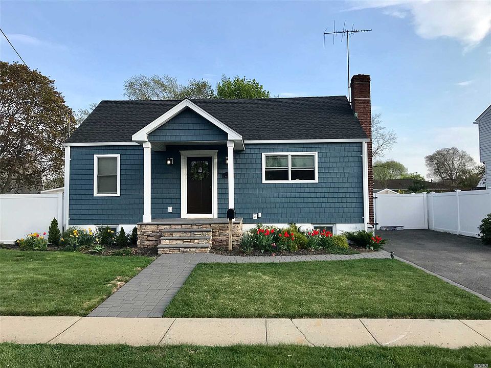 1st image of 24 Willard Ave