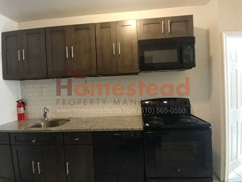 1st image of 1708 W Erie Ave APT 2
