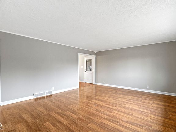 5th image of 2704 N Fruitdale Ave