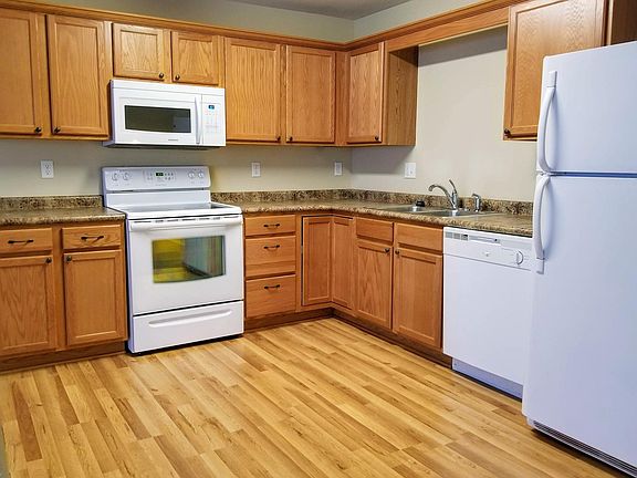 2nd image of 298 NE Satinwood