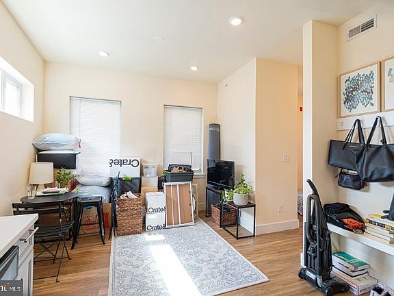 3rd image of 1836 Frankford Ave Unit 8