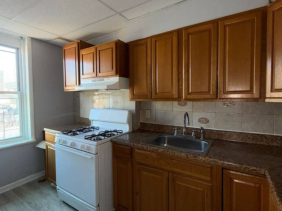 1st image of 192 Grant Ave #2