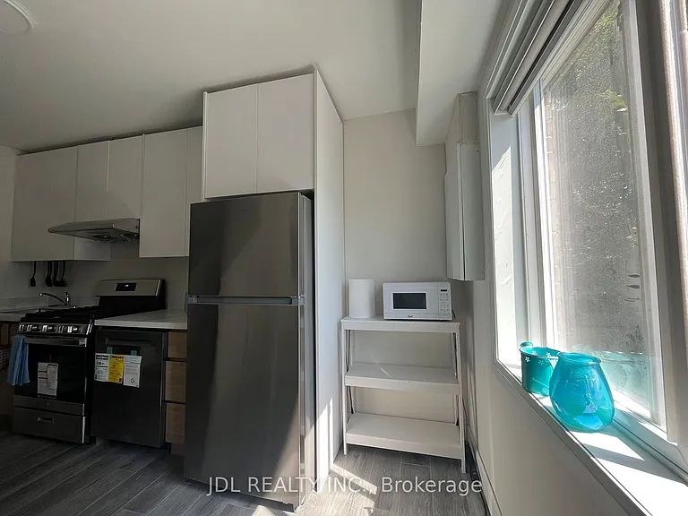 5 Sorauren Ave #7 — Photo 47