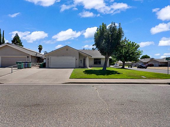2nd image of 2918 Balsam Way