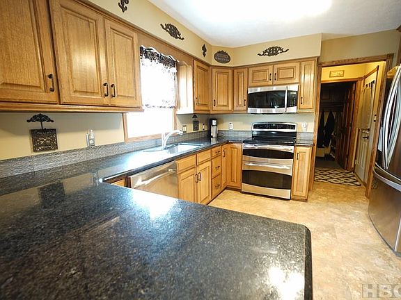 4th image of 109 Apple Grove Ln