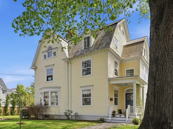 63 Dryads Grn, Northampton, MA 01060
