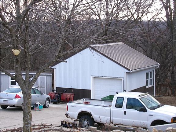 3rd image of 510 E Seybold Rd