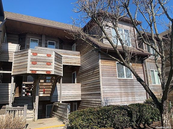 2nd image of 214 Fox Hill Dr #214