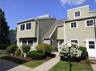 1 Farview Ave #B12, Danbury, CT 06810