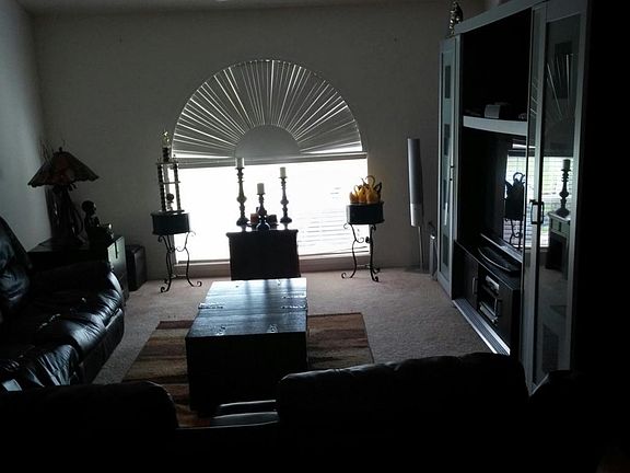 5th image of 1098 SW Eckard Ave