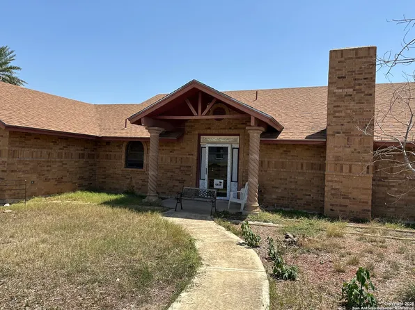 703 N 9th, Carrizo Springs, TX 78834