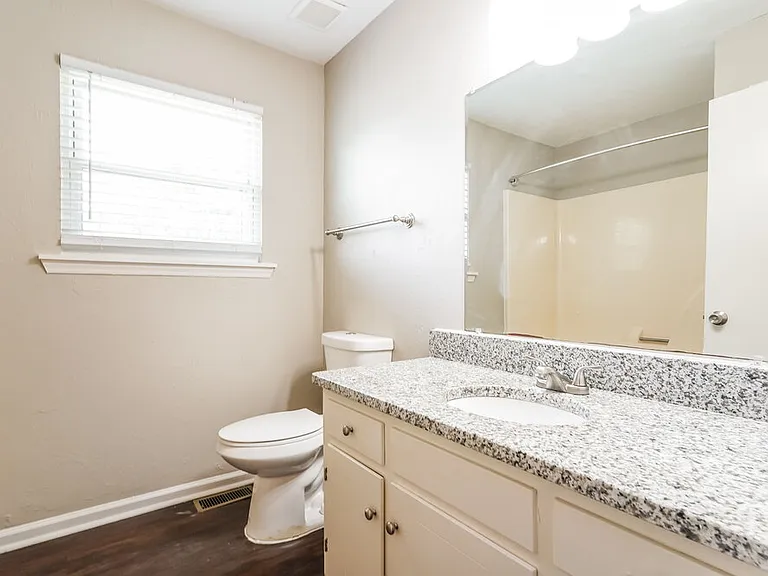 1506 Ashlawn Dr — Photo 16
