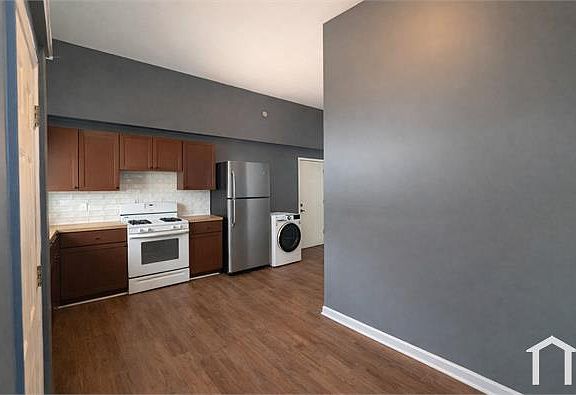 3rd image of 430 Case Ave #1