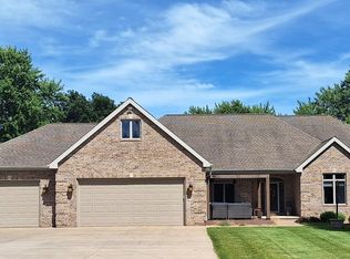 1844 Imperial Rd, Oshkosh, WI 54904
