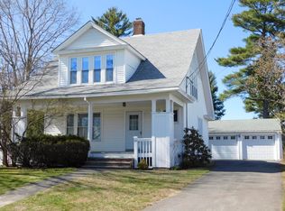 25 Pine St, Dexter, ME 04930