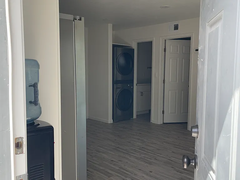3120 W Surrey Ave — Photo 3