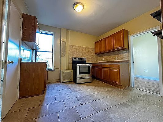 3rd image of 373 Prospect Ave APT 2B
