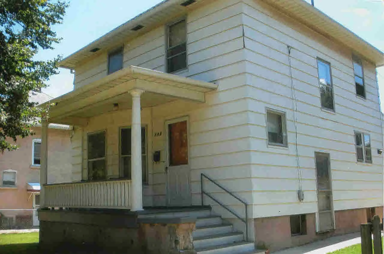 516 E Front St photo 1