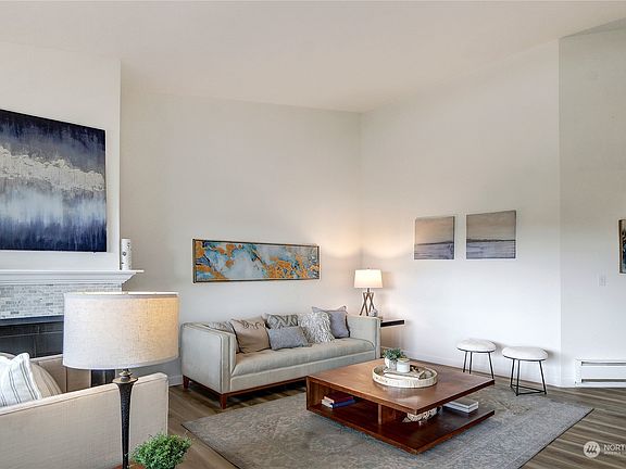 4th image of 23501 Lakeview Drive #D303