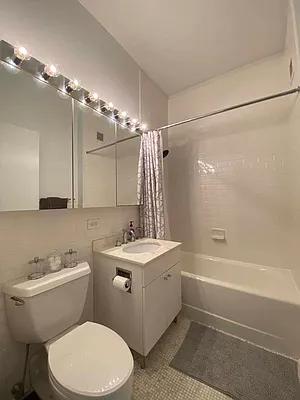 Rented by R New York | media 30