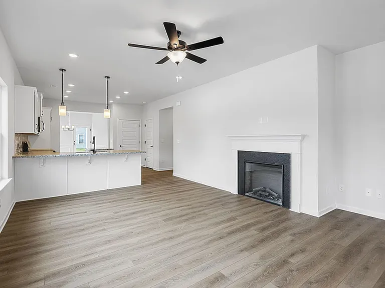 4923 Hazelnut Ln — Photo 22