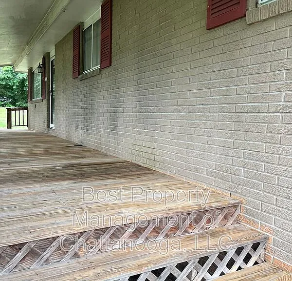 63 Crabtree Rd — Photo 3