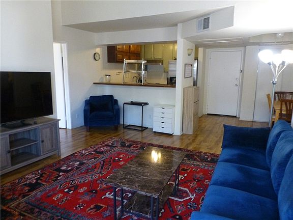 4th image of 20253 Keswick St APT 325