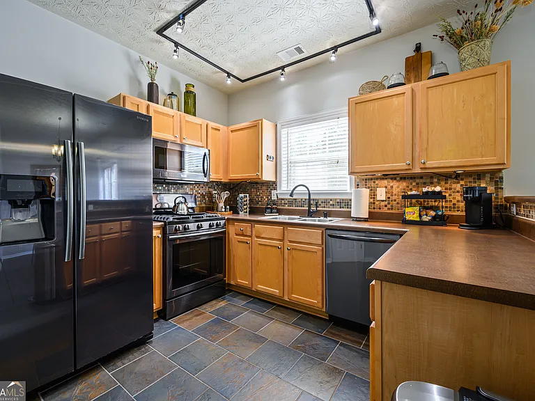 1431 Bay Overlook Dr — Photo 7