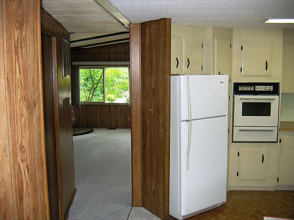 5th image of 22041 127th St E