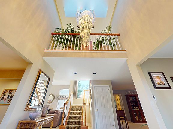 5th image of 22 Wexford Ln