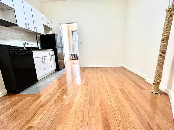 4th image of 328 E 15th St #88
