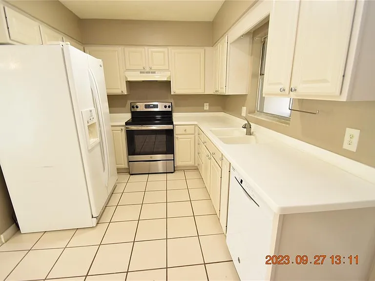 604 Southwood Cv — Photo 22