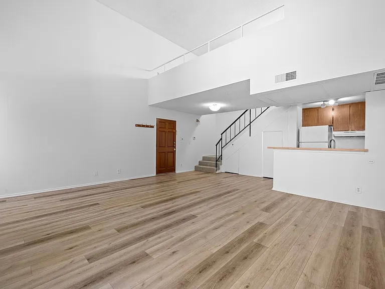 18645 Hatteras St #271 — Photo 2